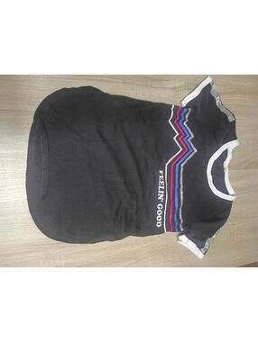 Black 'FEELIN' GOOD' Graphic T-Shirt with Colorful Zigzag Stripes